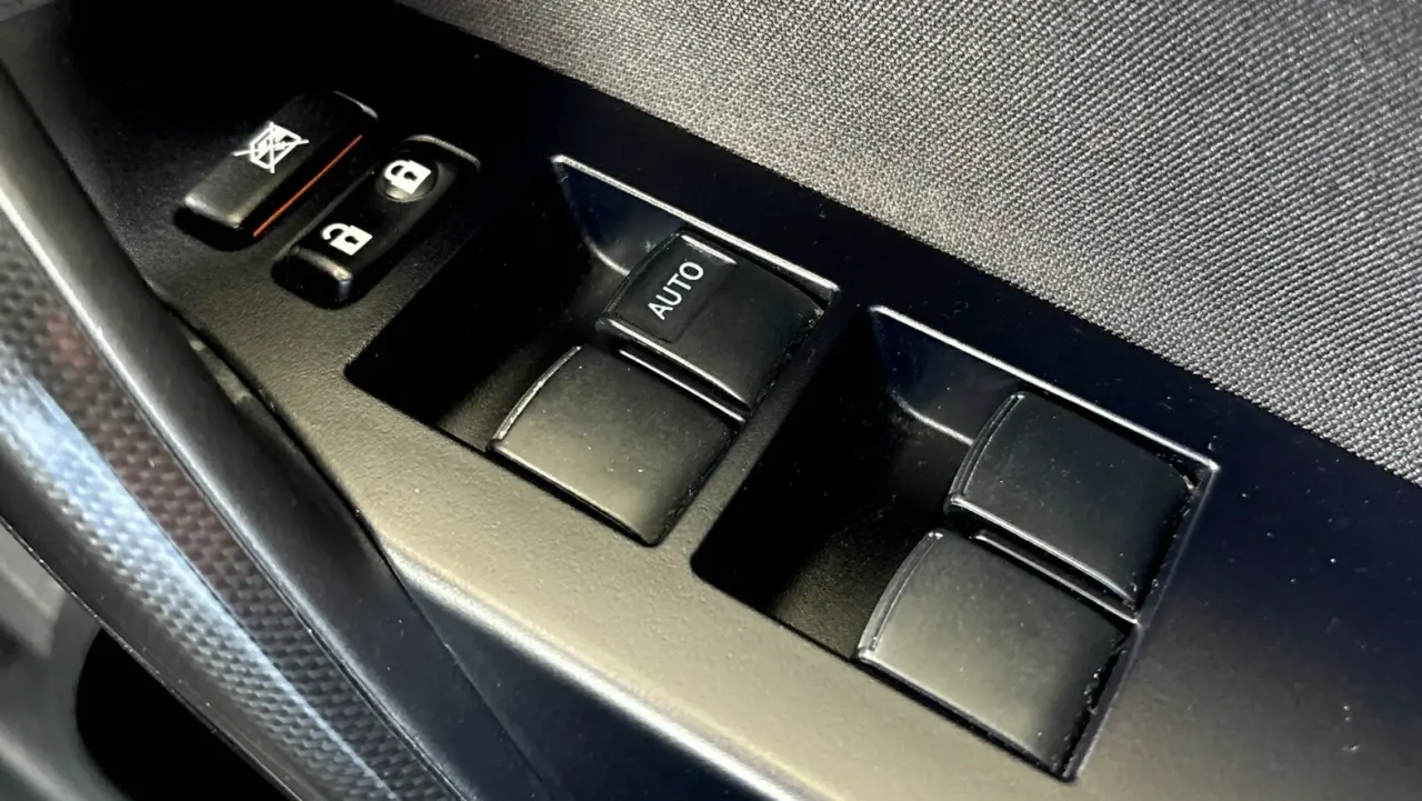 2015 Toyota Corolla Gallery Image 15