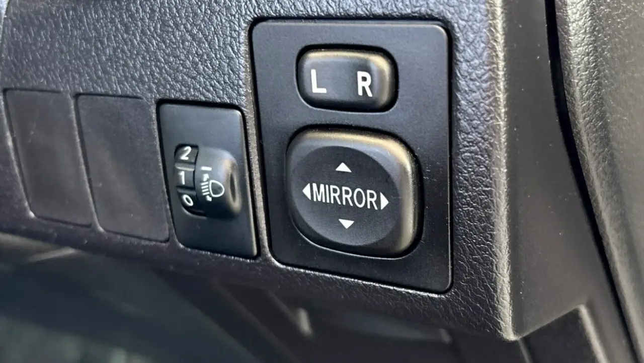 2015 Toyota Corolla Gallery Image 16
