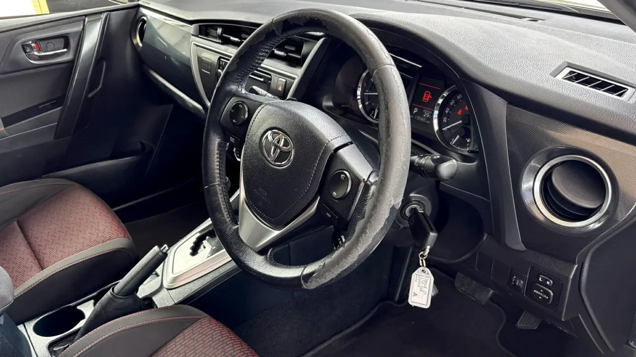 2015 Toyota Corolla Gallery Image 8
