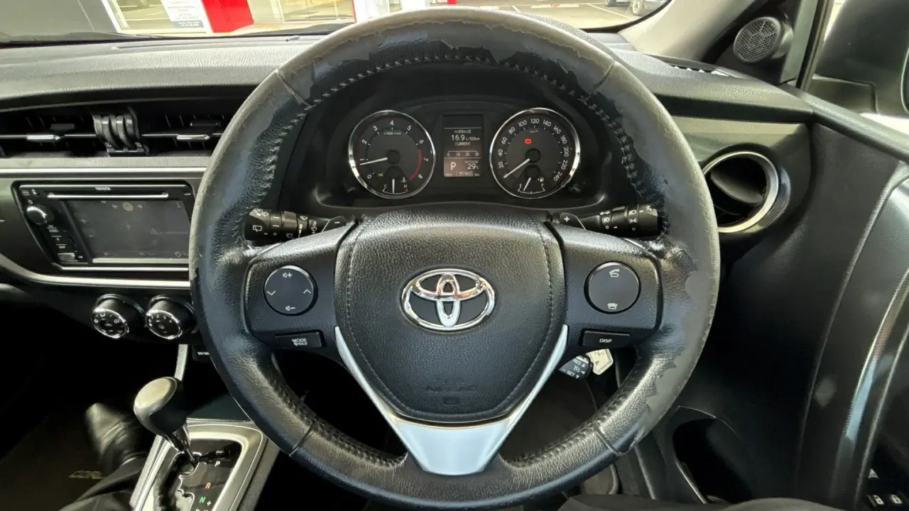 2015 Toyota Corolla Gallery Image 9