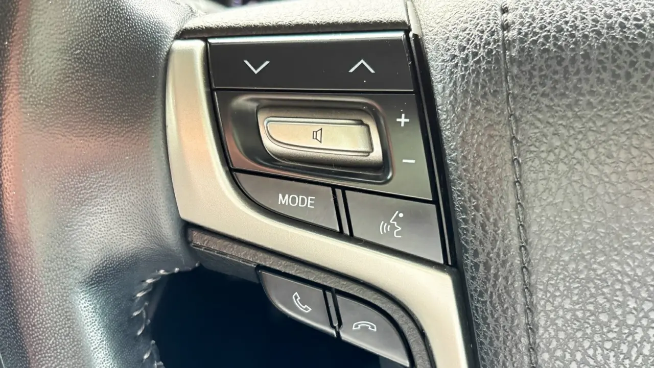 2016 Toyota Landcruiser Gallery Image 12