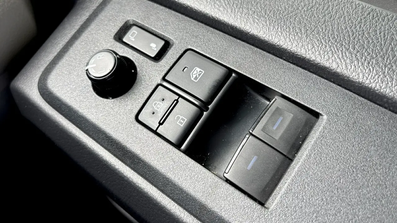 2025 Toyota Hiace Gallery Image 16