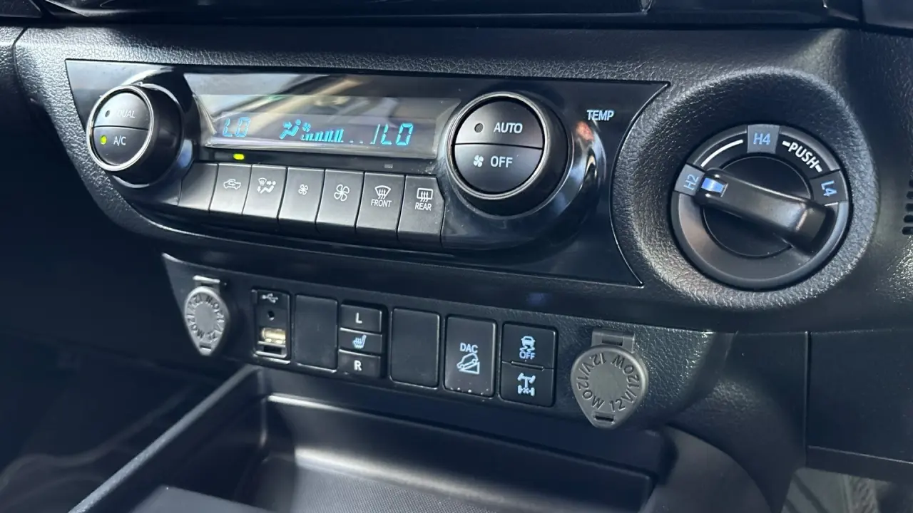 2023 Toyota Hilux Gallery Image 11