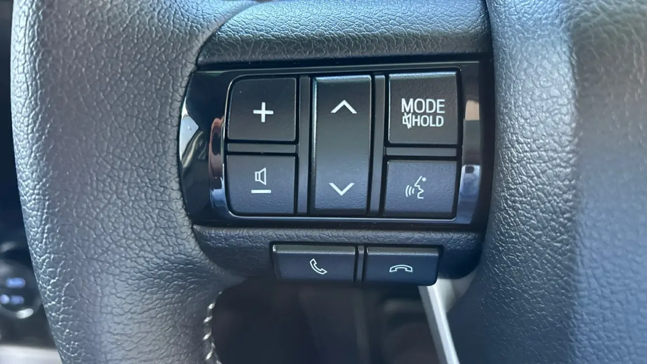 2023 Toyota Hilux Gallery Image 13