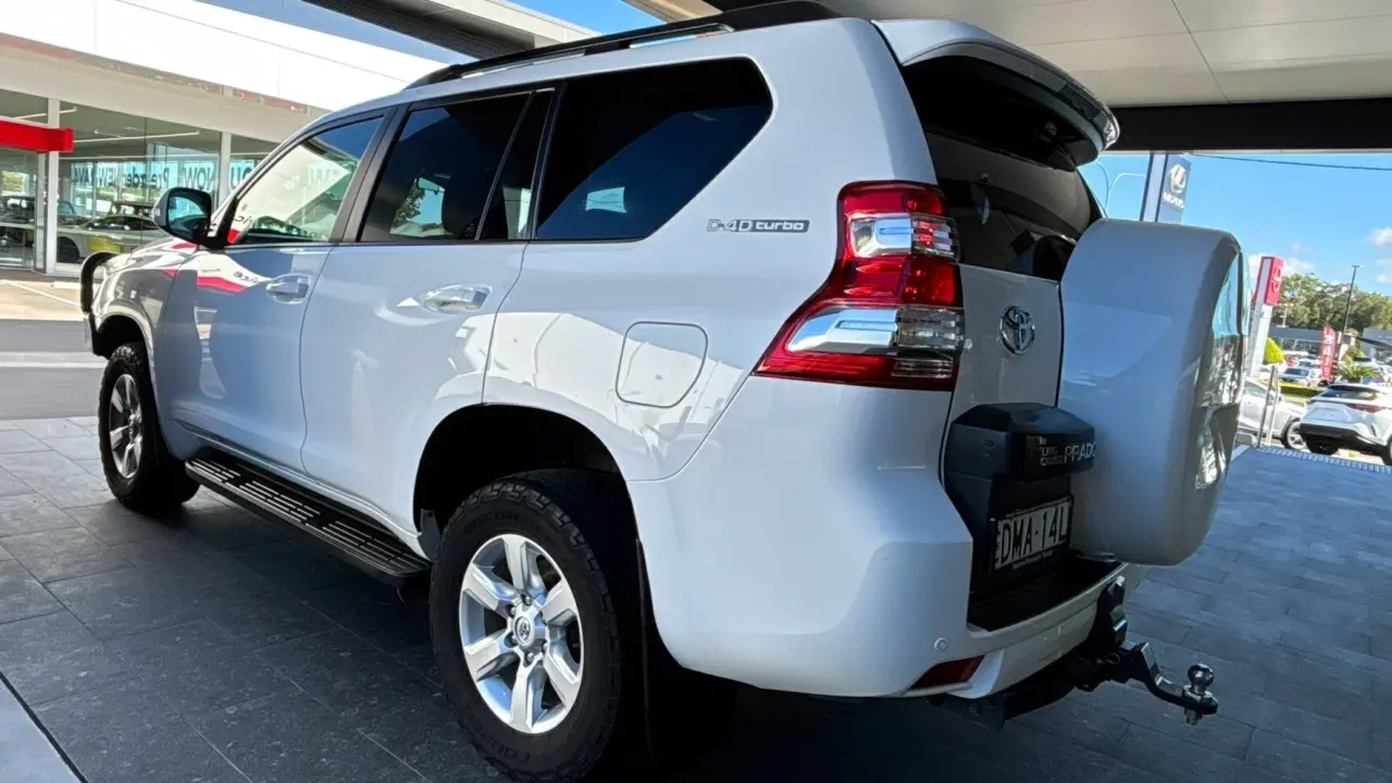 2017 Toyota Prado Gallery Image 5