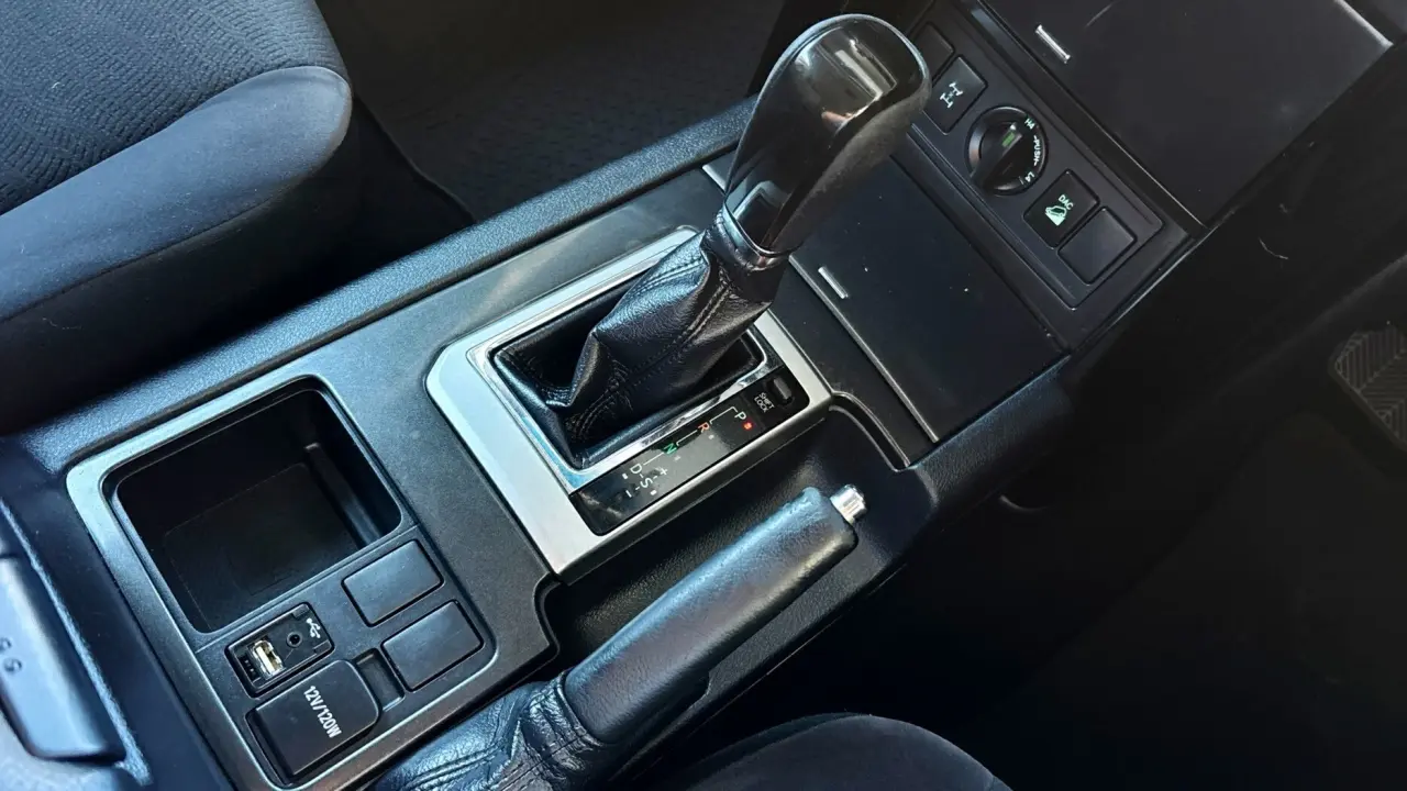 2017 Toyota Prado Gallery Image 9