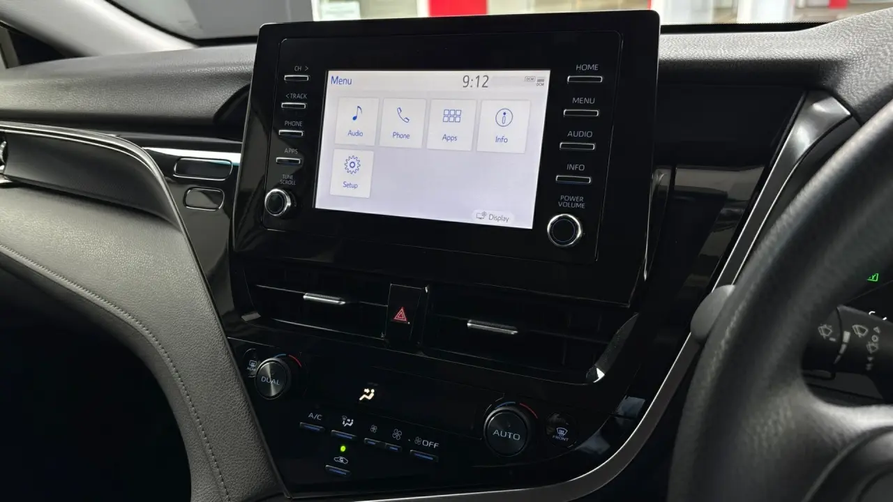 2024 Toyota Camry Hybrid Gallery Image 12
