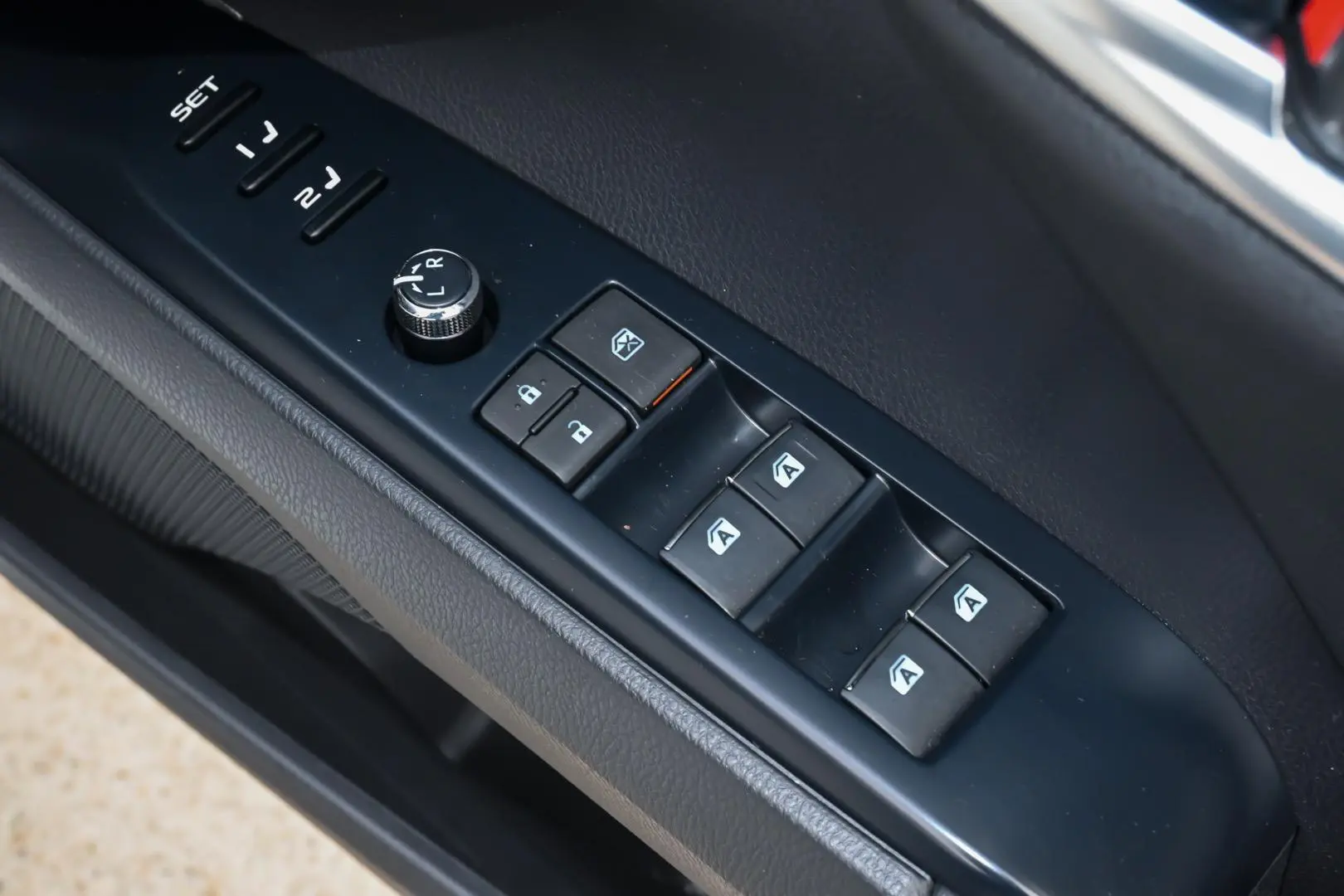 2019 Toyota Camry Gallery Image 10