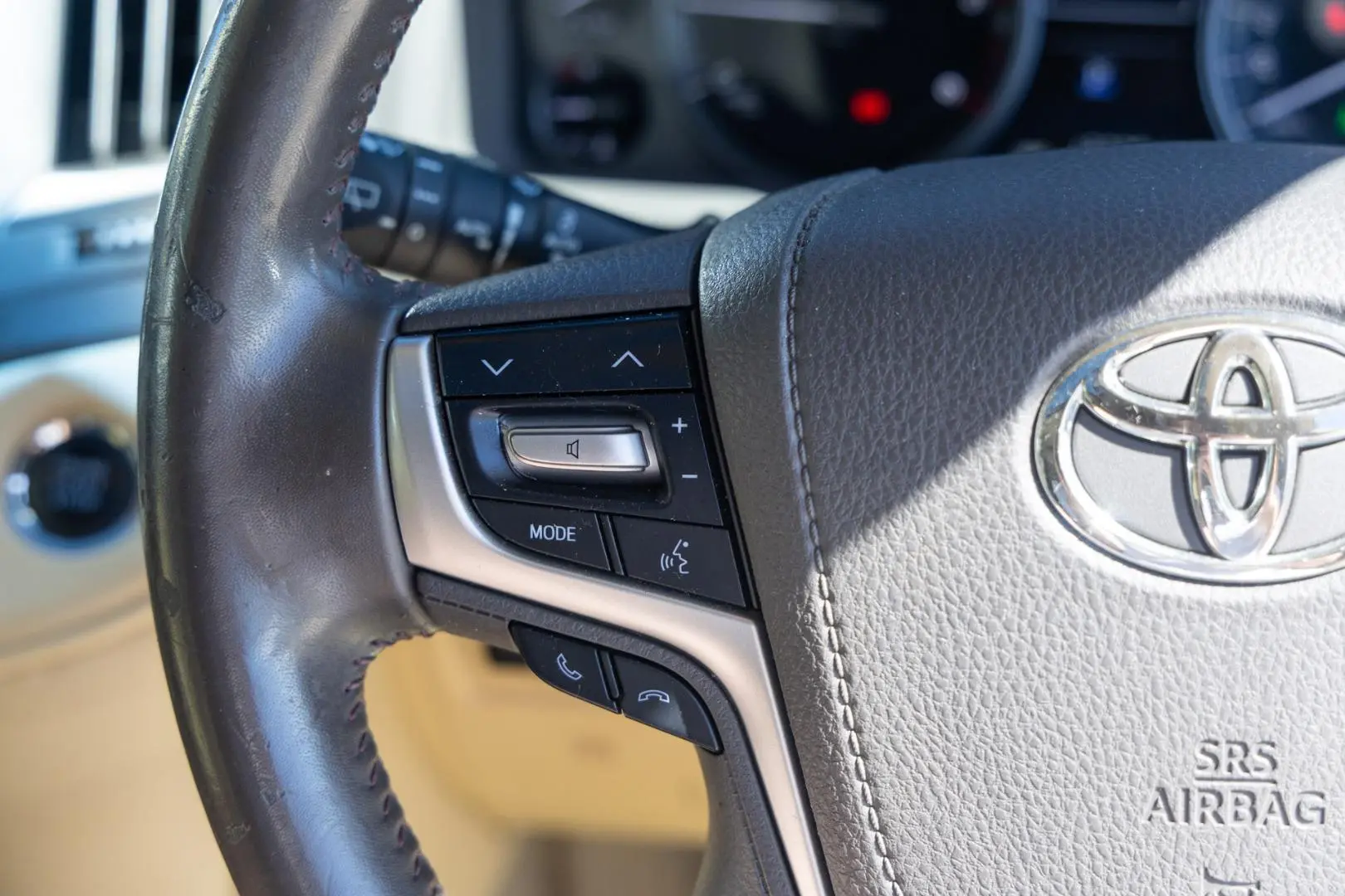 2017 Toyota Landcruiser Gallery Image 14