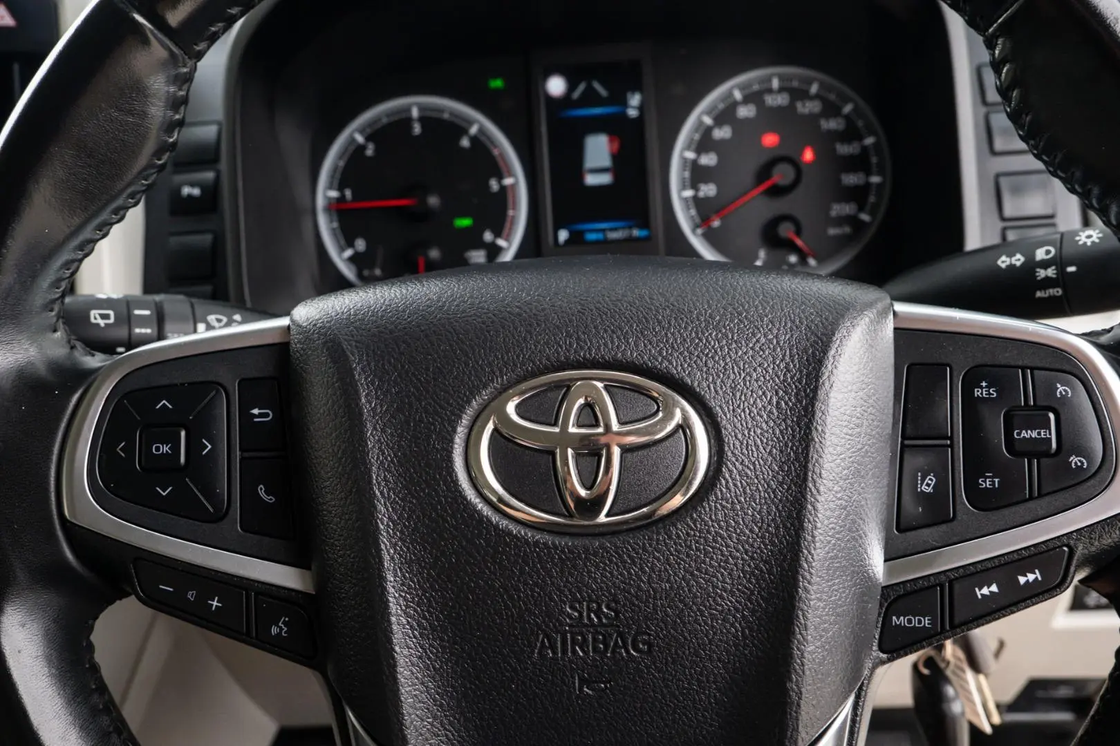 2022 Toyota Hiace Gallery Image 15