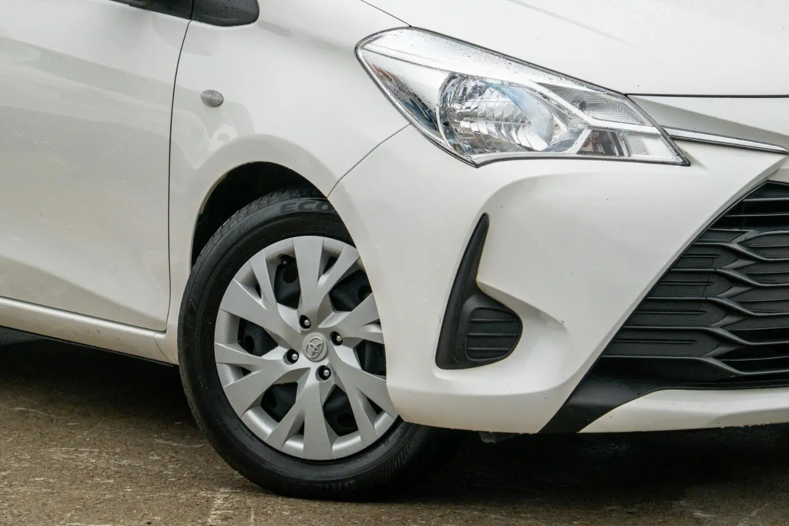 2019 Toyota Yaris Gallery Image 6