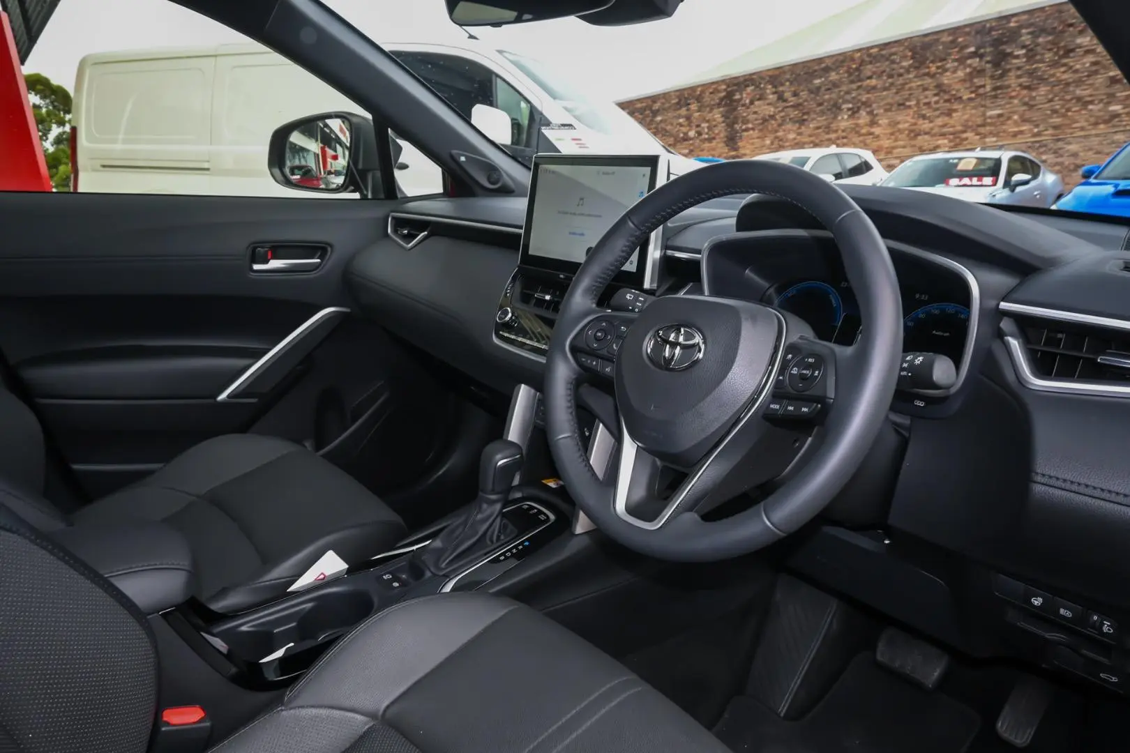 2025 Toyota Corolla Cross Gallery Image 7