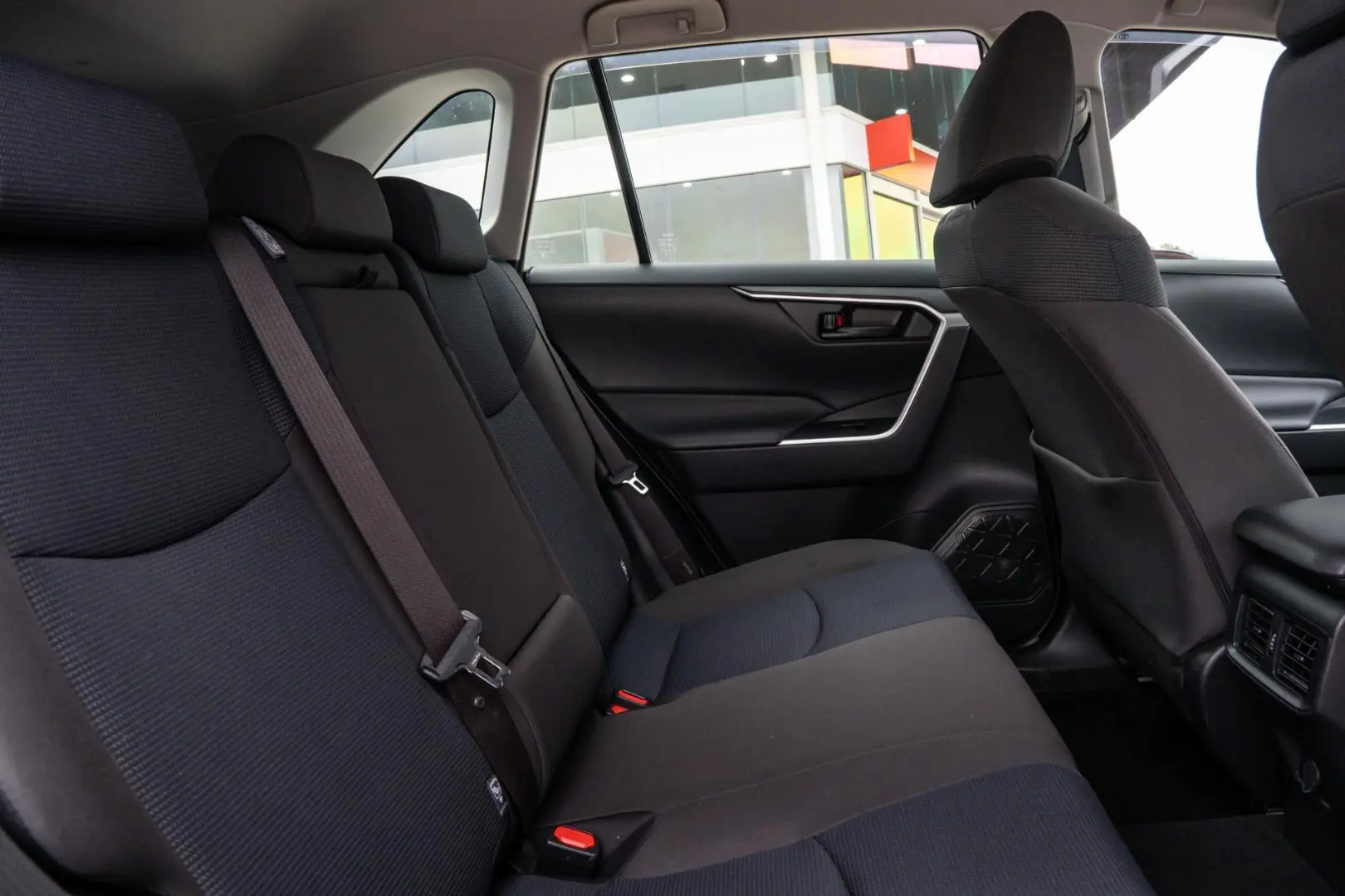 2020 Toyota RAV4 Gallery Image 9