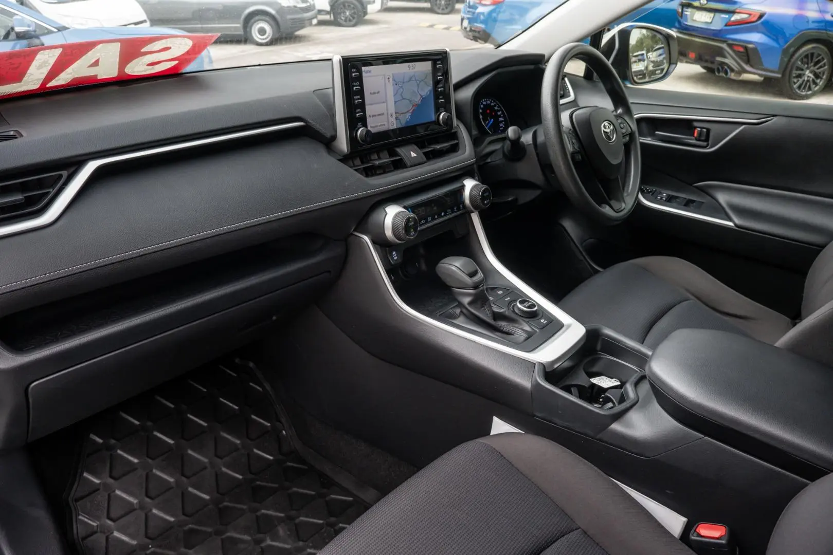 2020 Toyota RAV4 Gallery Image 8