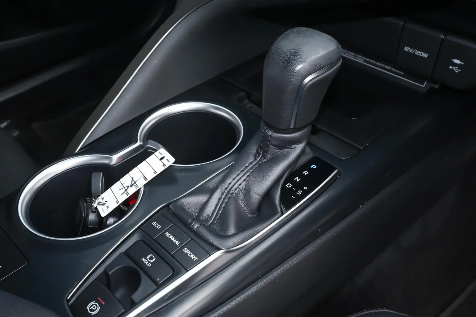 2019 Toyota Camry Gallery Image 15