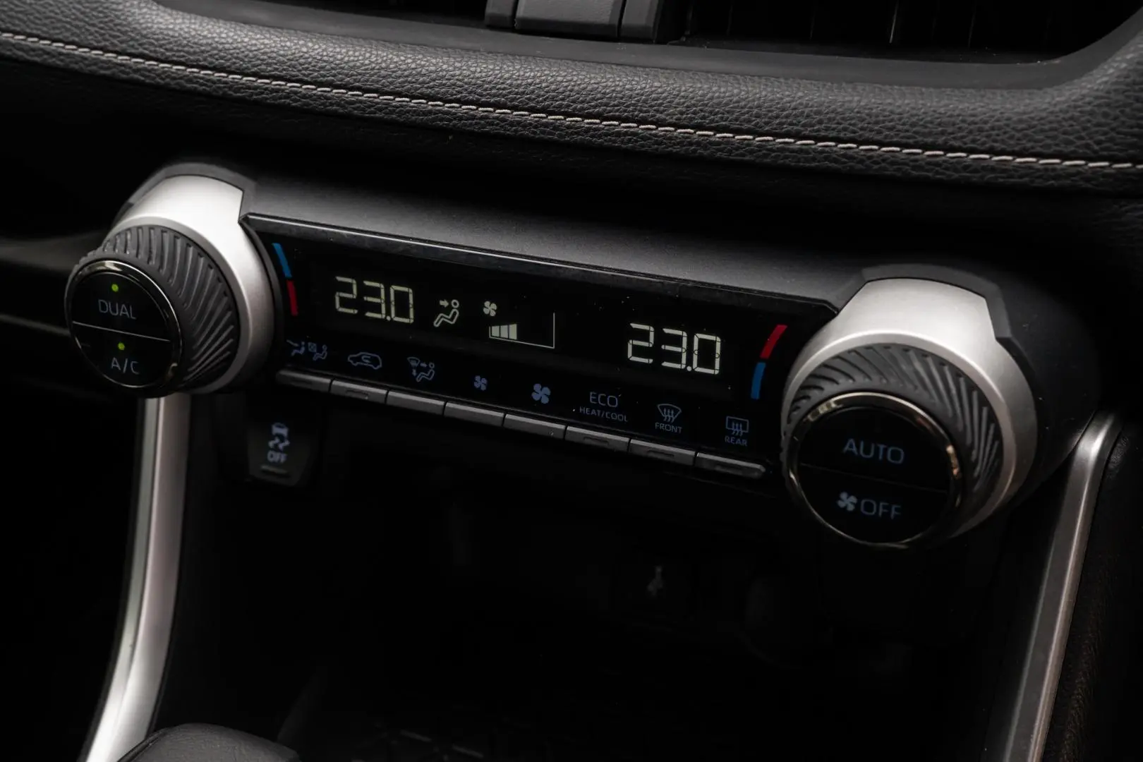 2020 Toyota RAV4 Gallery Image 13