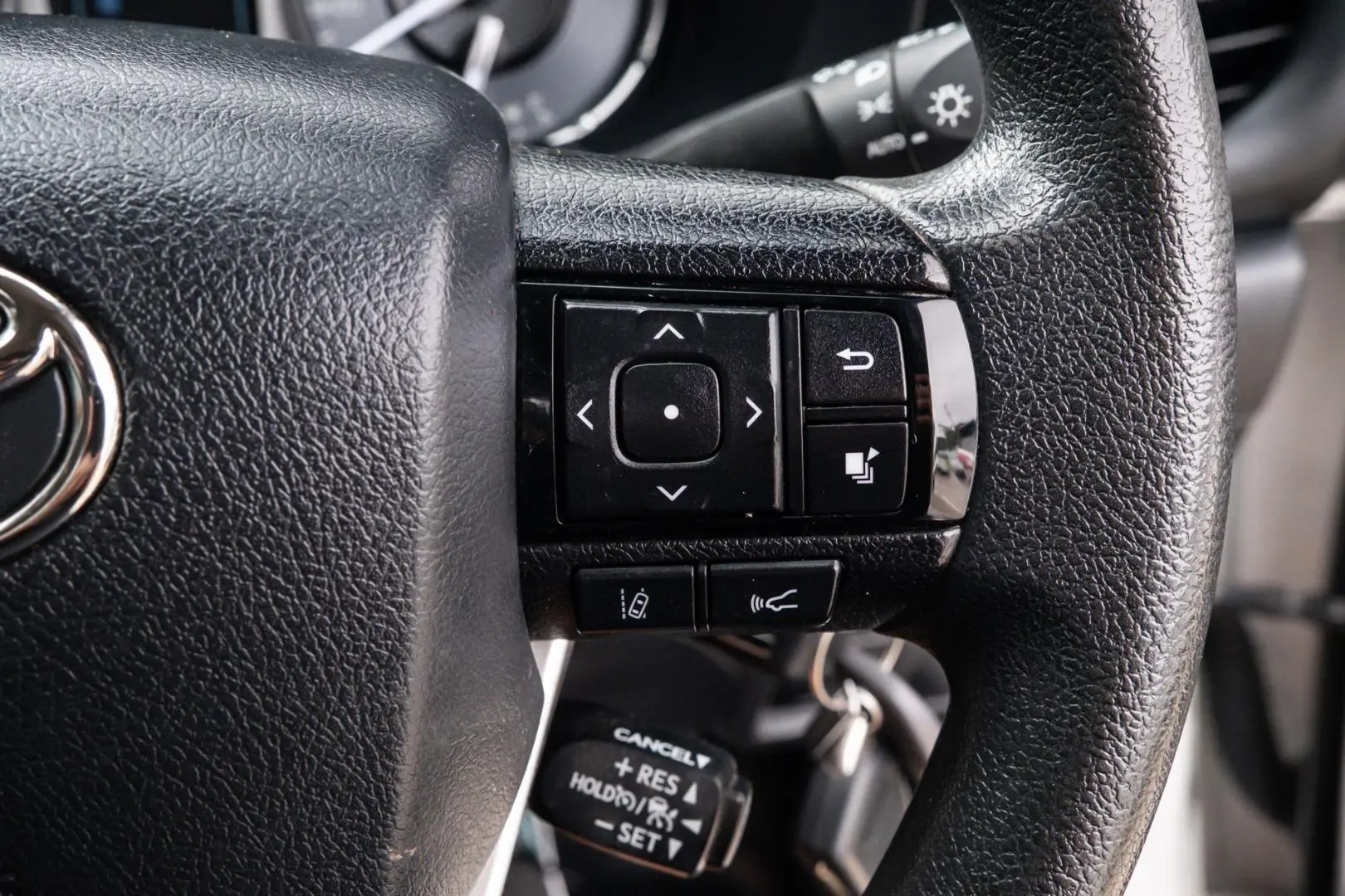 2022 Toyota Hilux Gallery Image 15