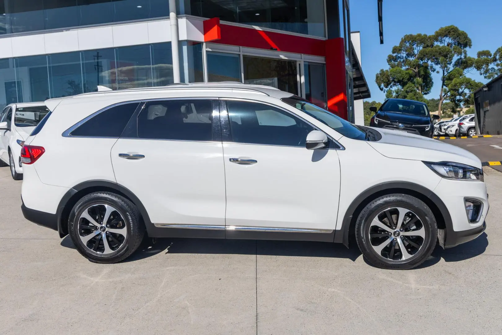 2017 Kia Sorento Gallery Image 3