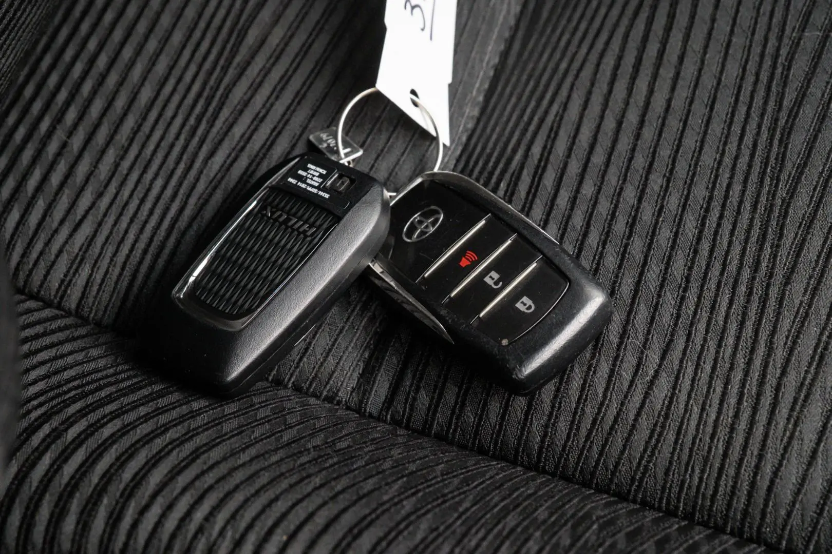 2017 Toyota Hilux Gallery Image 18