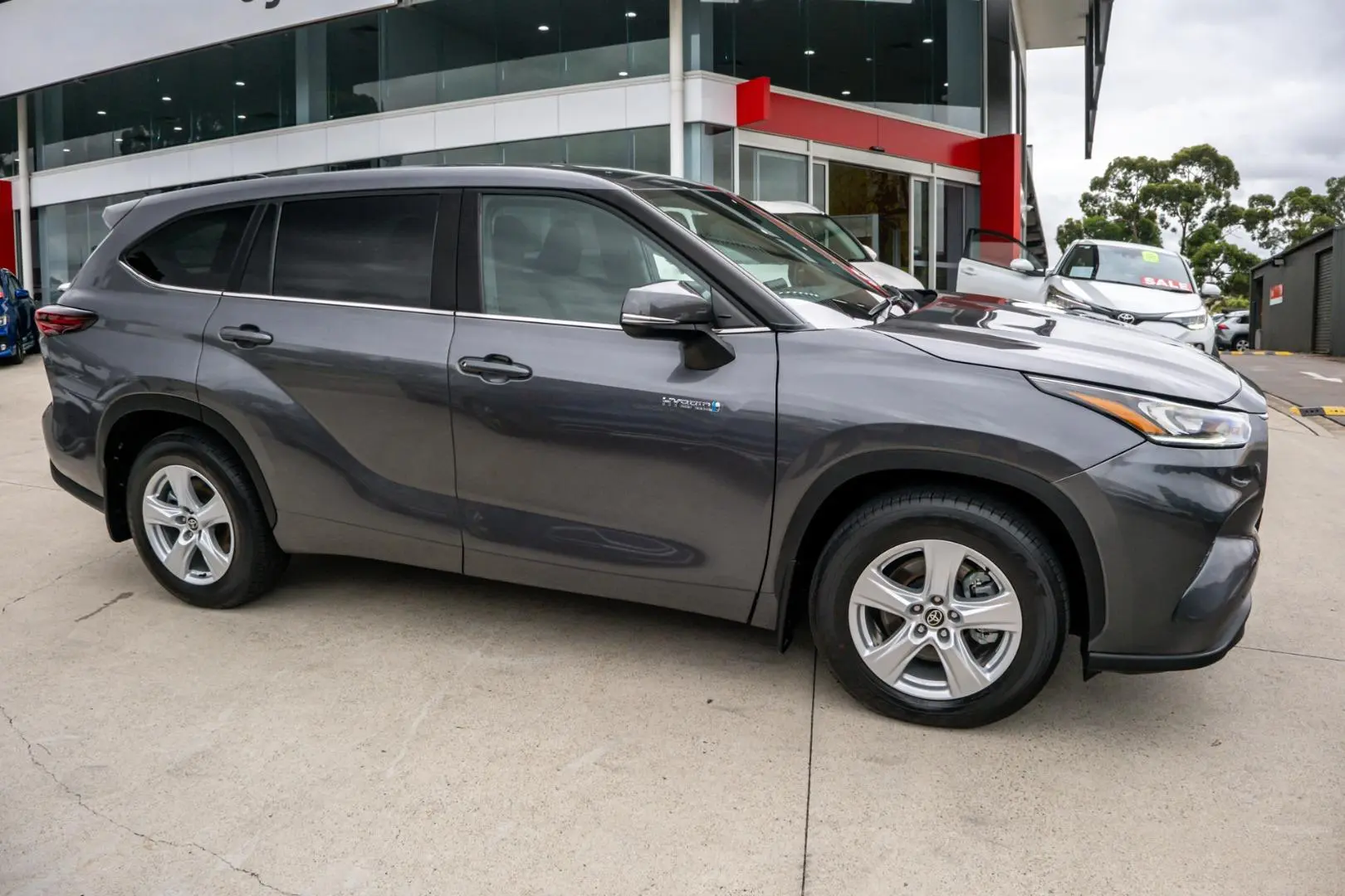 2024 Toyota Kluger Gallery Image 3