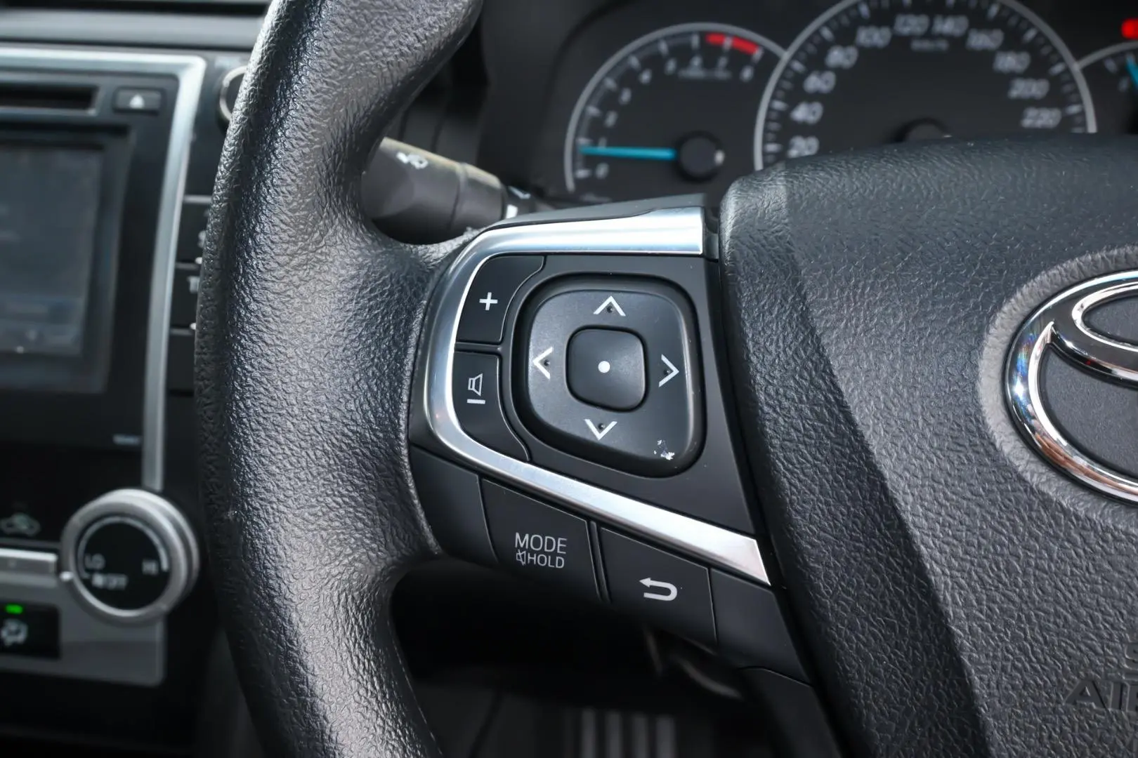 2017 Toyota Camry Gallery Image 12