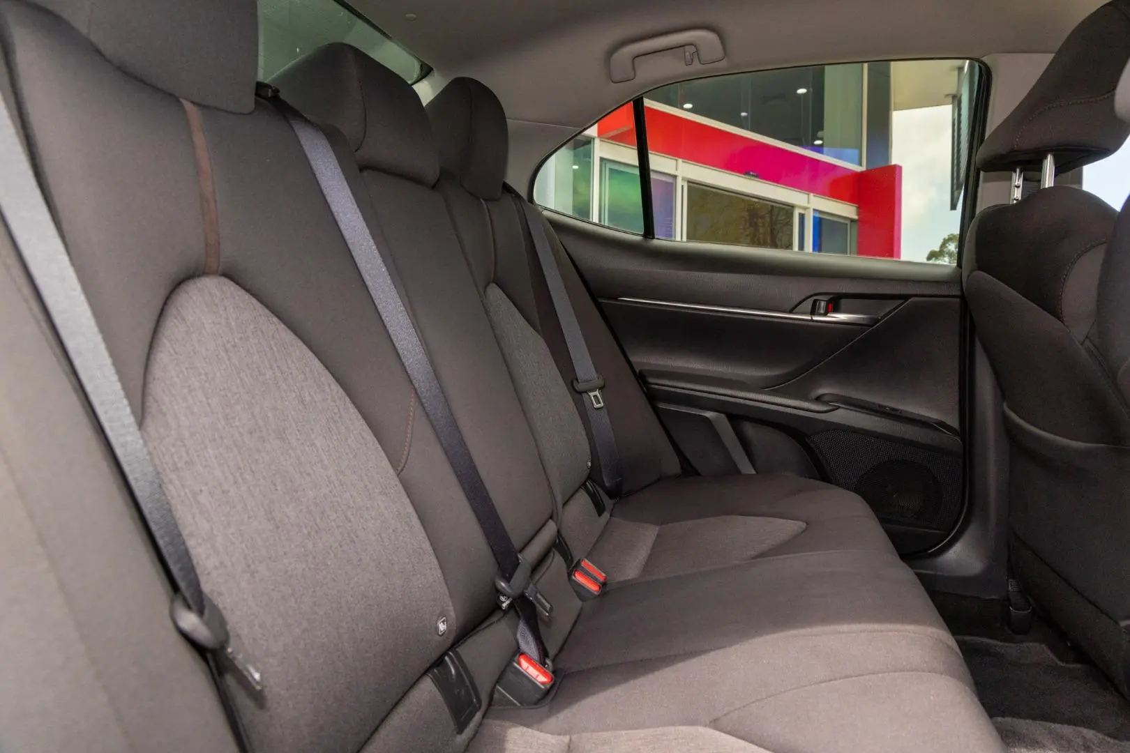 2019 Toyota Camry Gallery Image 9