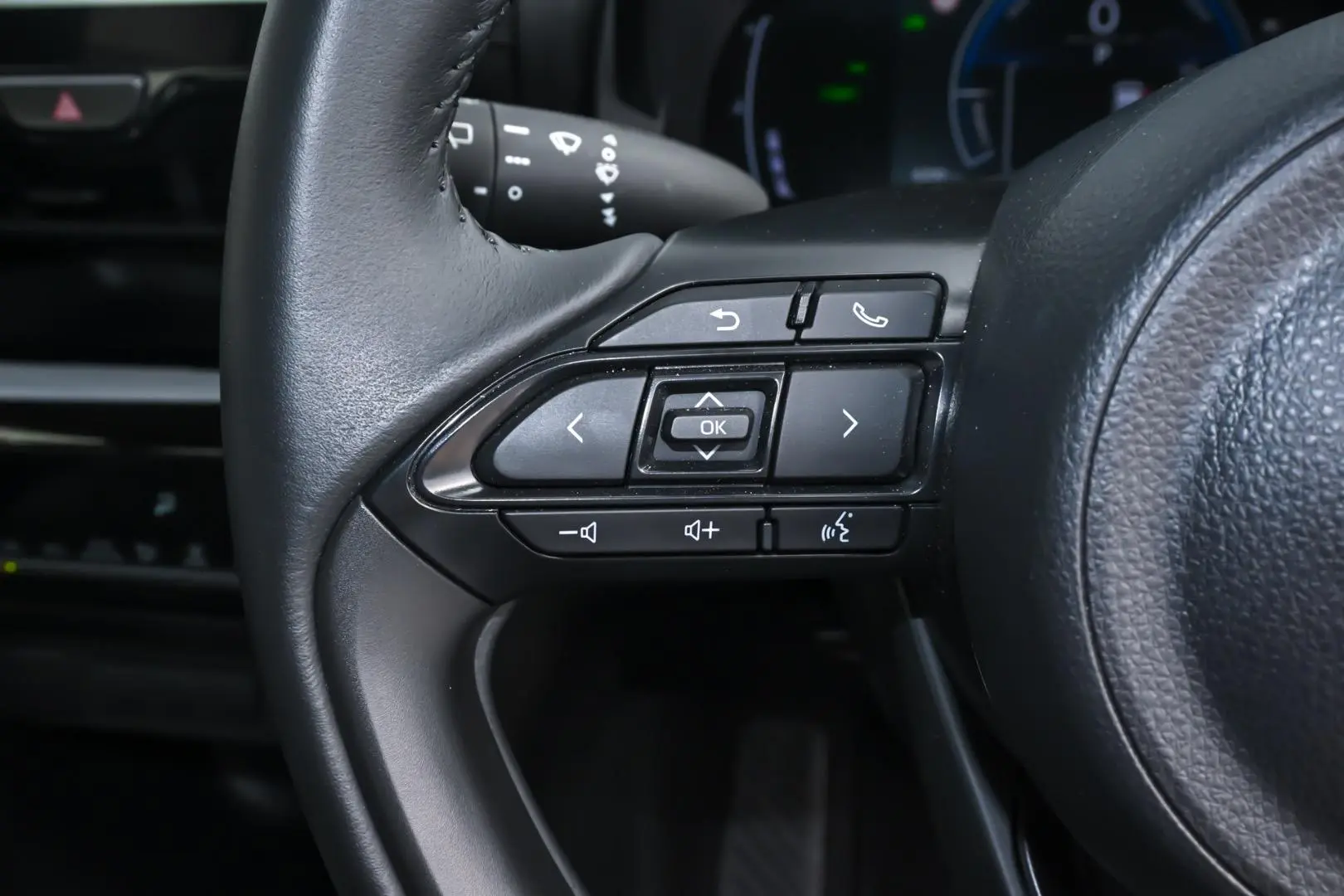 2025 Toyota Yaris Cross Gallery Image 12