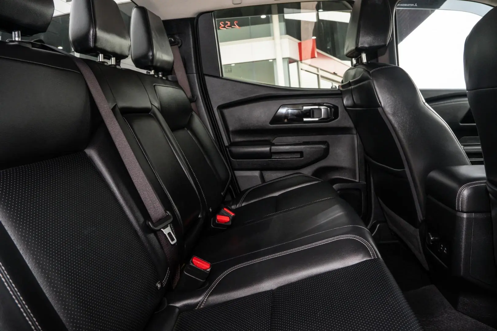 2024 Mitsubishi Triton Gallery Image 9