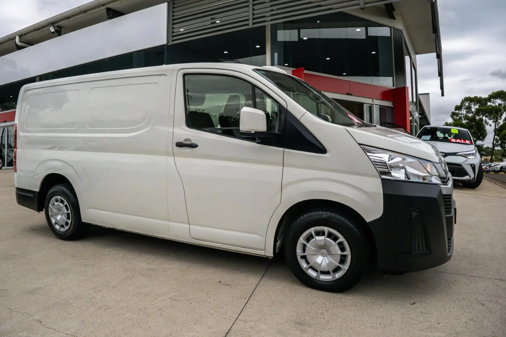 2022 Toyota Hiace Gallery Image 3