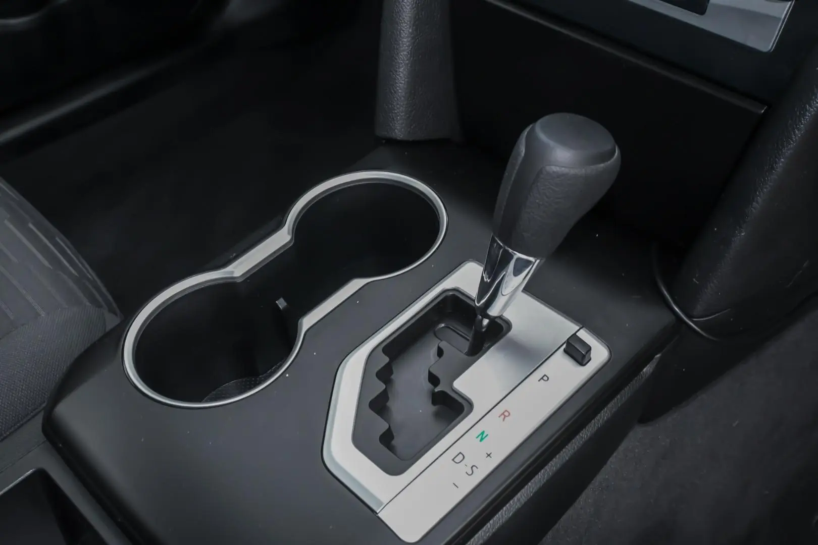 2017 Toyota Camry Gallery Image 14