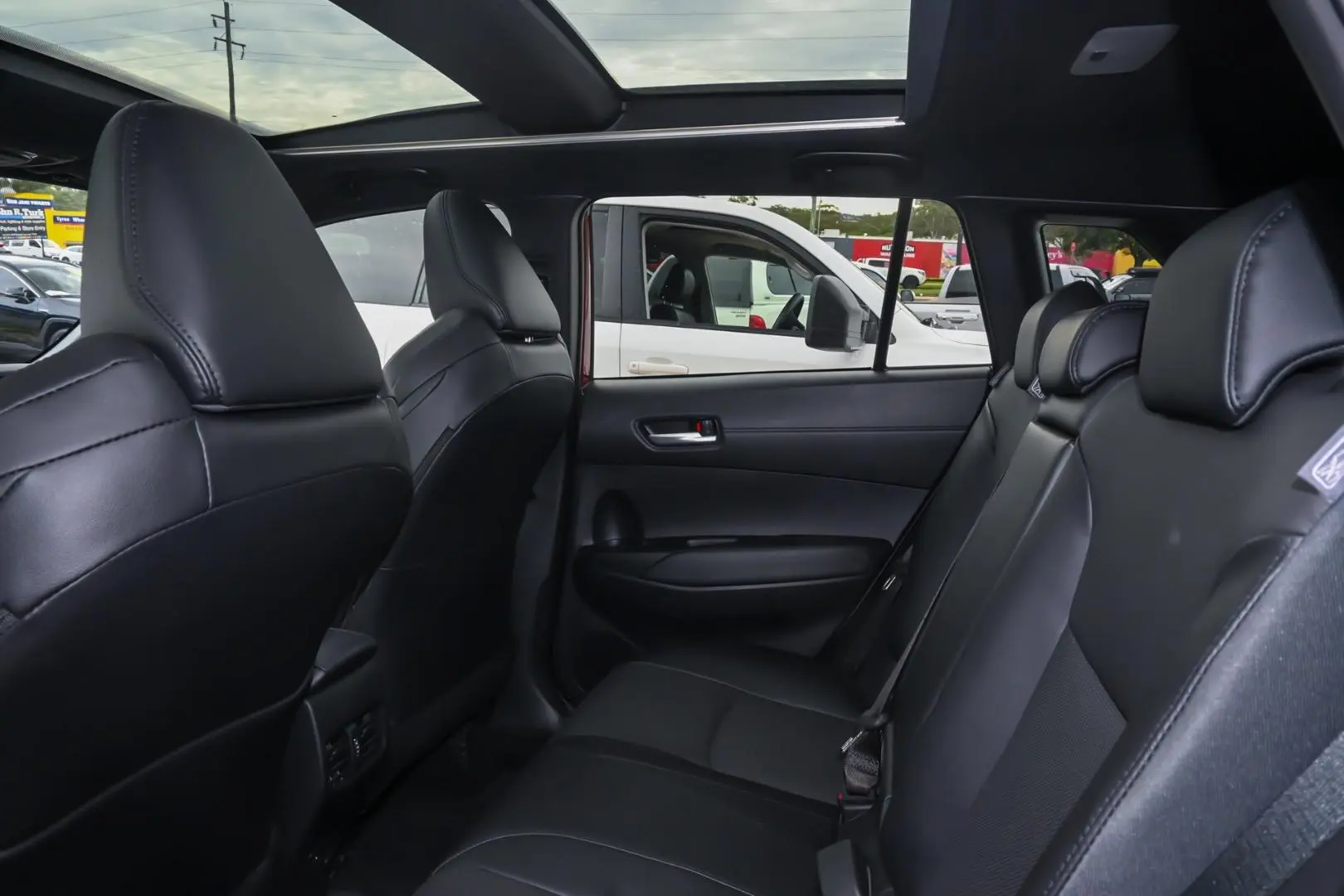 2025 Toyota Corolla Cross Gallery Image 9