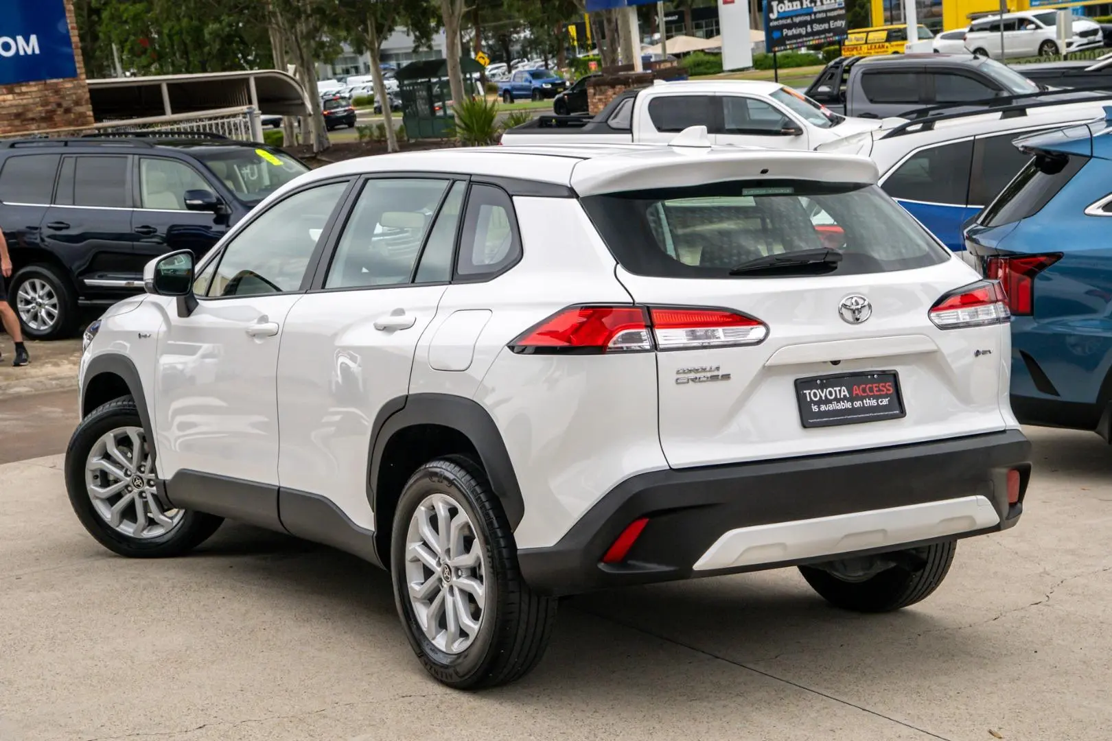 2024 Toyota Corolla Cross Gallery Image 2