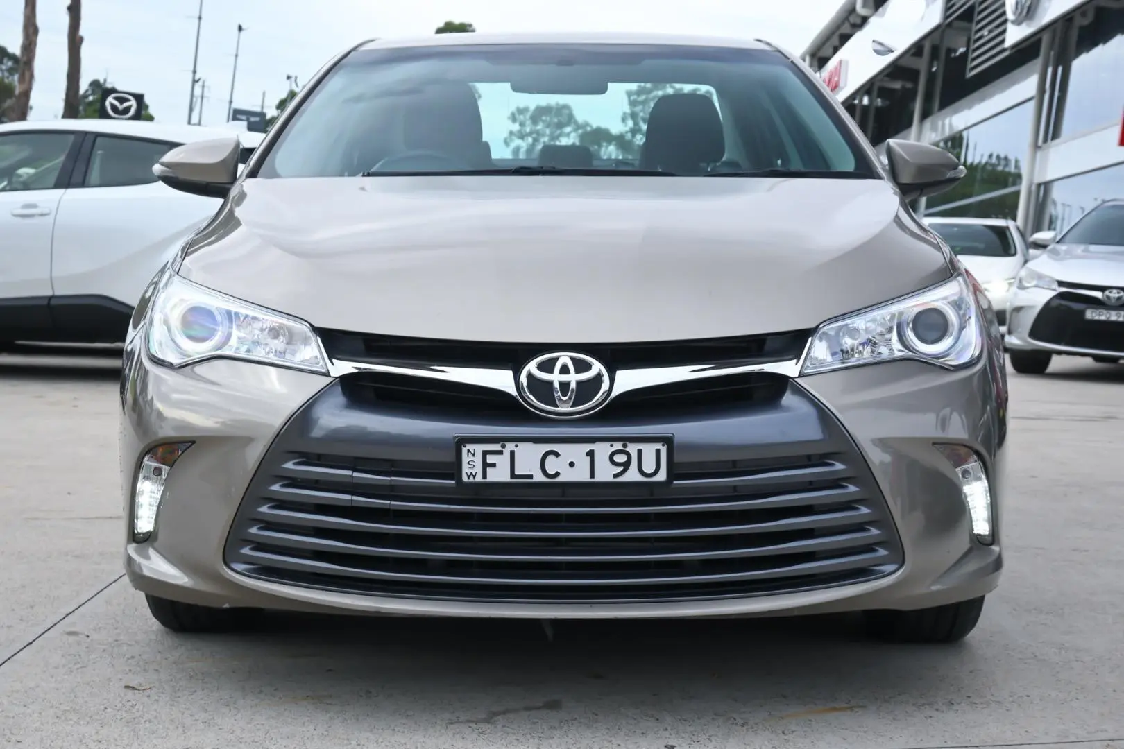 2017 Toyota Camry Gallery Image 4