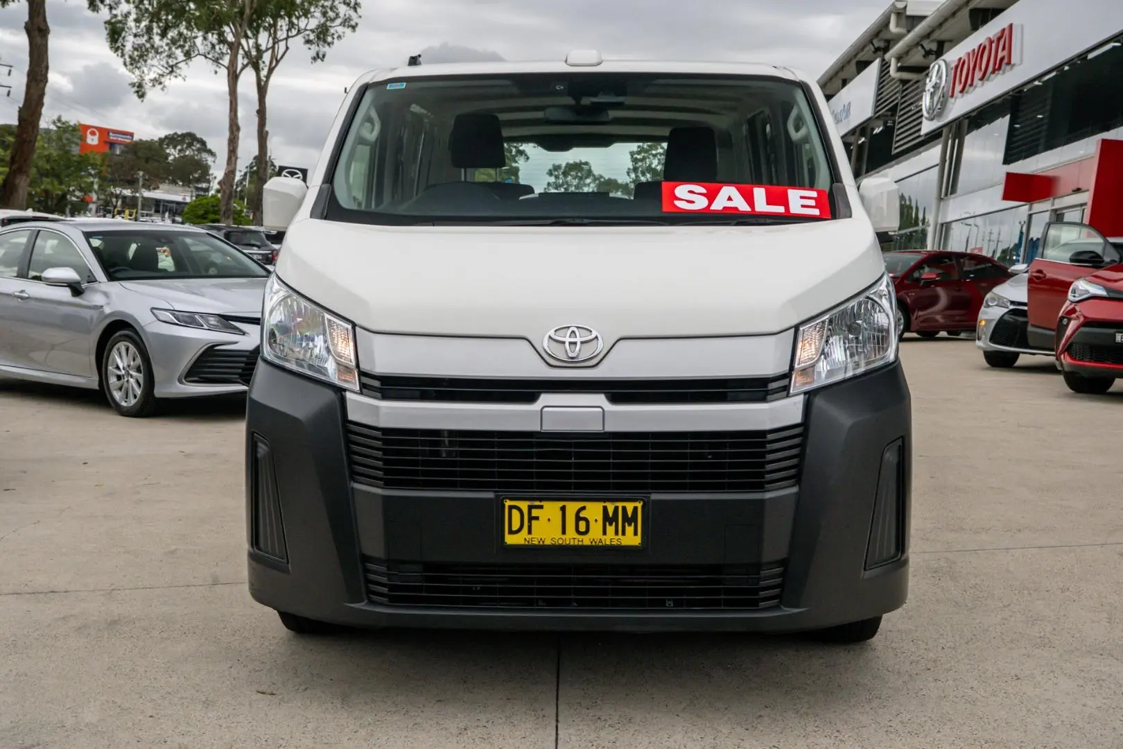 2022 Toyota Hiace Gallery Image 4