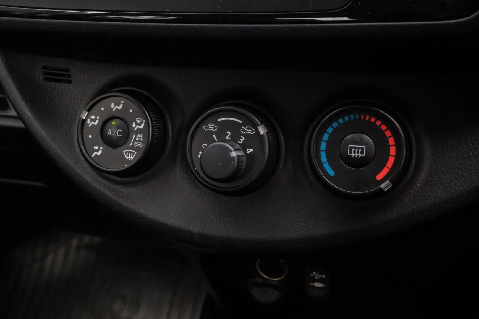 2019 Toyota Yaris Gallery Image 13