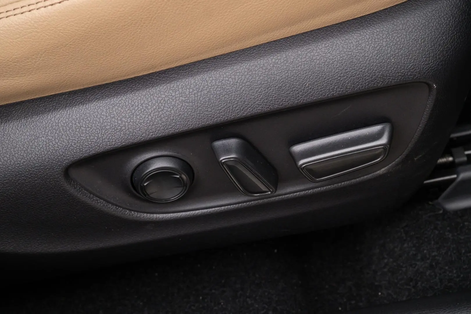 2022 Toyota RAV4 Gallery Image 16