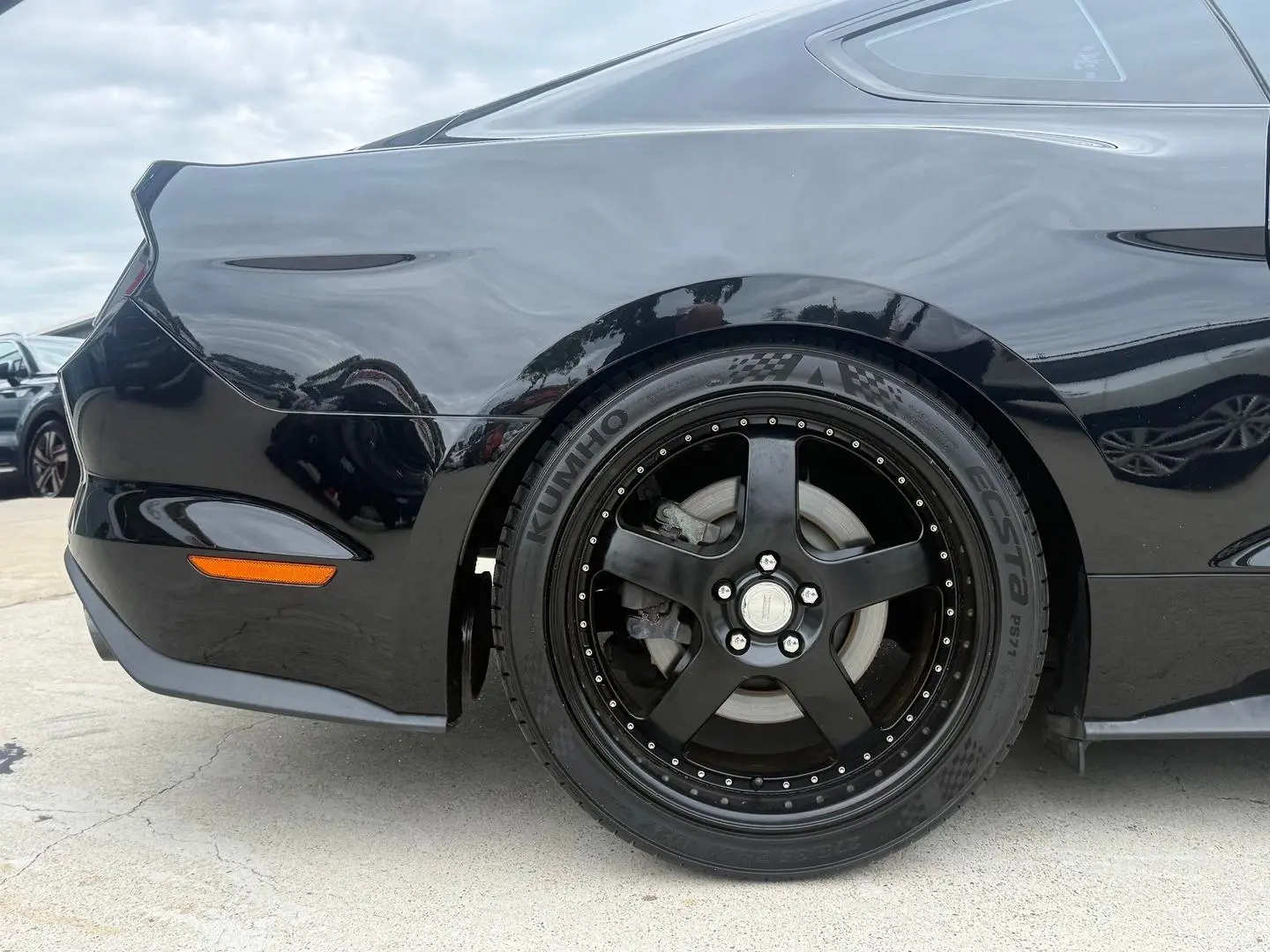 2017 Ford Mustang Gallery Image 7