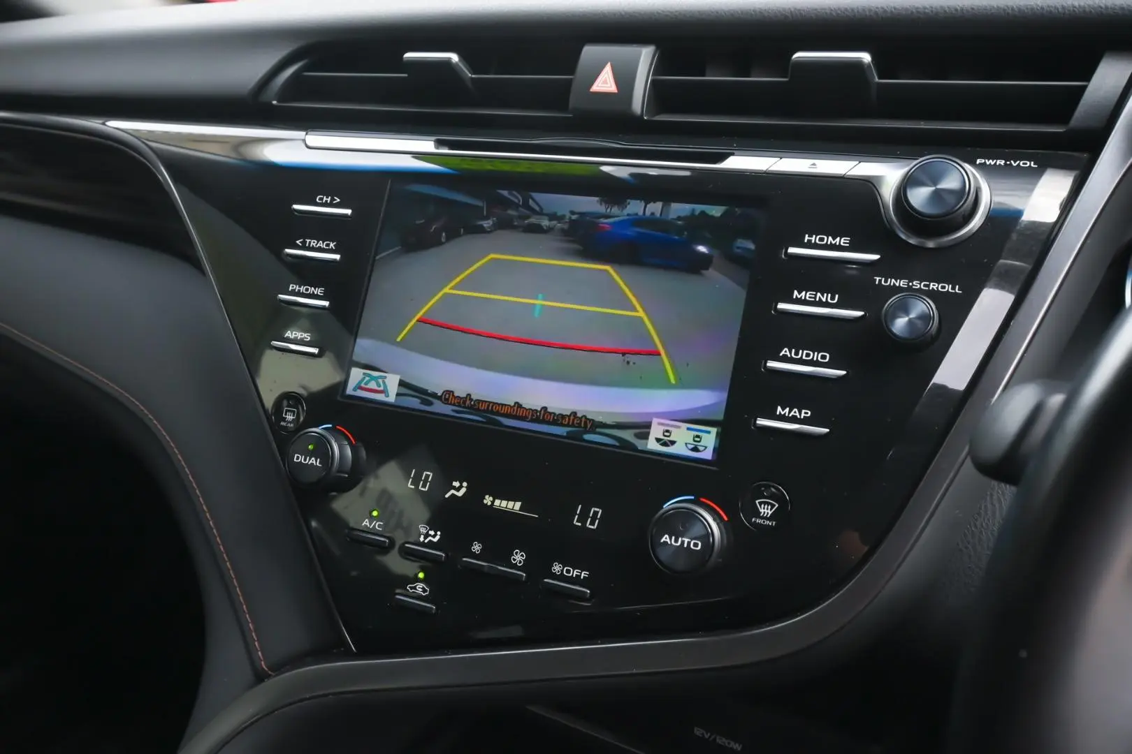 2019 Toyota Camry Gallery Image 16