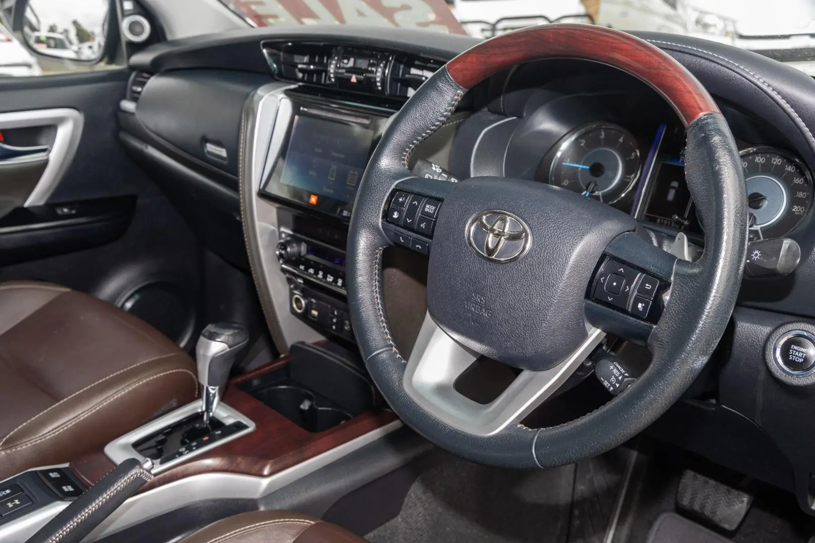 2018 Toyota Fortuner Gallery Image 7