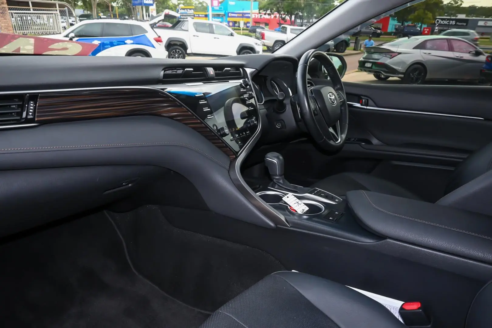 2019 Toyota Camry Gallery Image 8