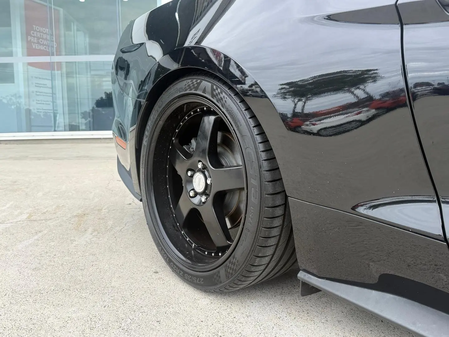 2017 Ford Mustang Gallery Image 2