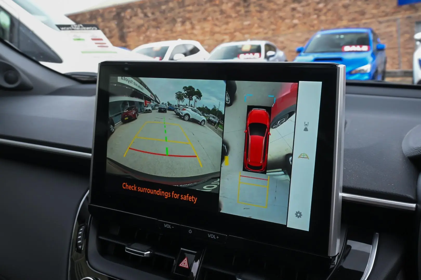 2025 Toyota Corolla Cross Gallery Image 16