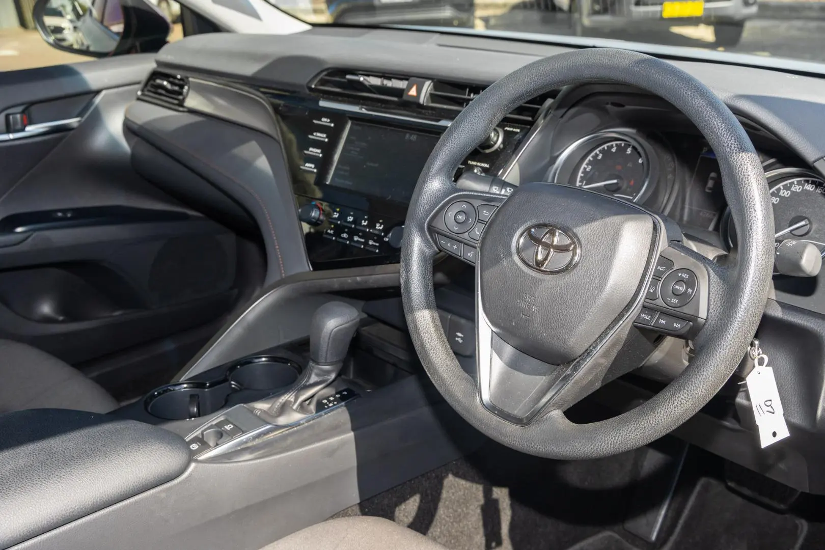 2019 Toyota Camry Gallery Image 7