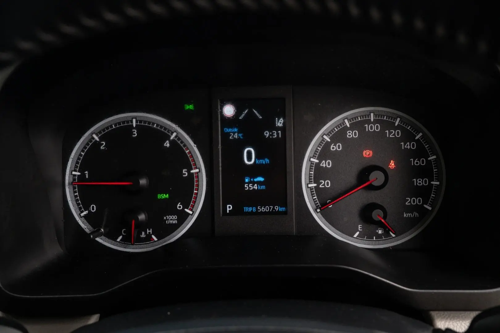 2022 Toyota Hiace Gallery Image 10