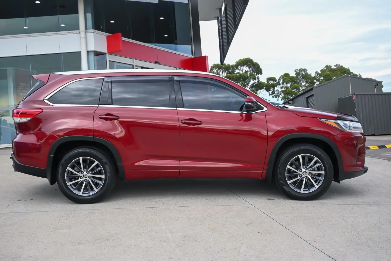 2020 Toyota Kluger Gallery Image 3