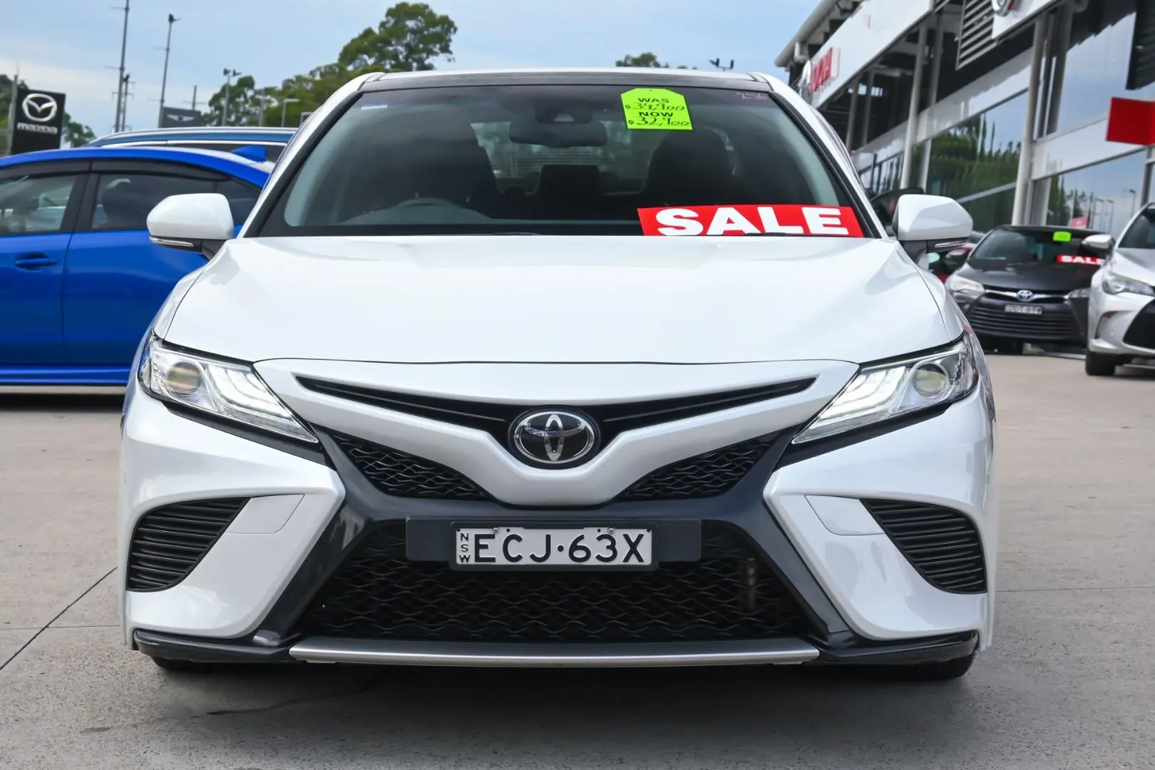 2019 Toyota Camry Gallery Image 4