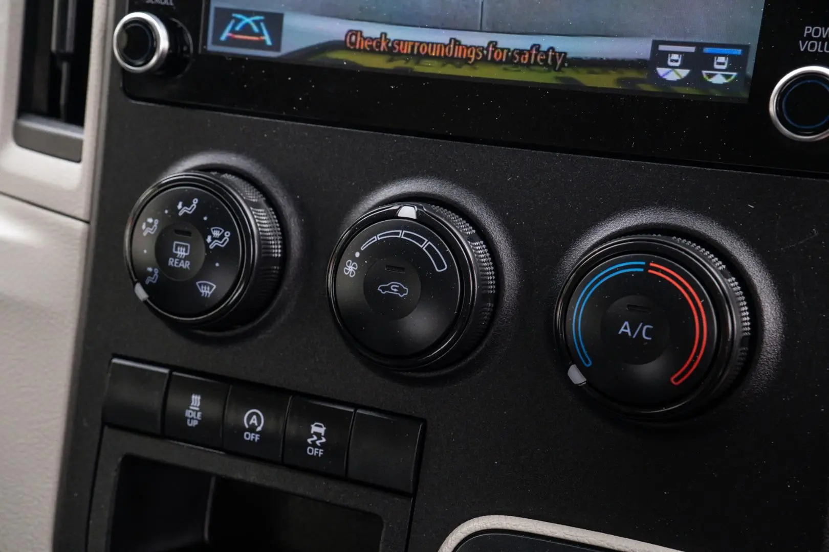 2022 Toyota Hiace Gallery Image 13