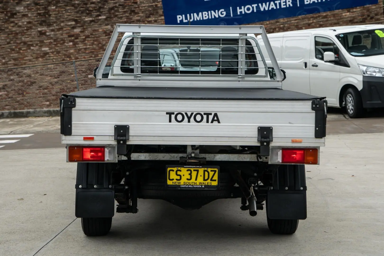 2018 Toyota Hilux Gallery Image 5