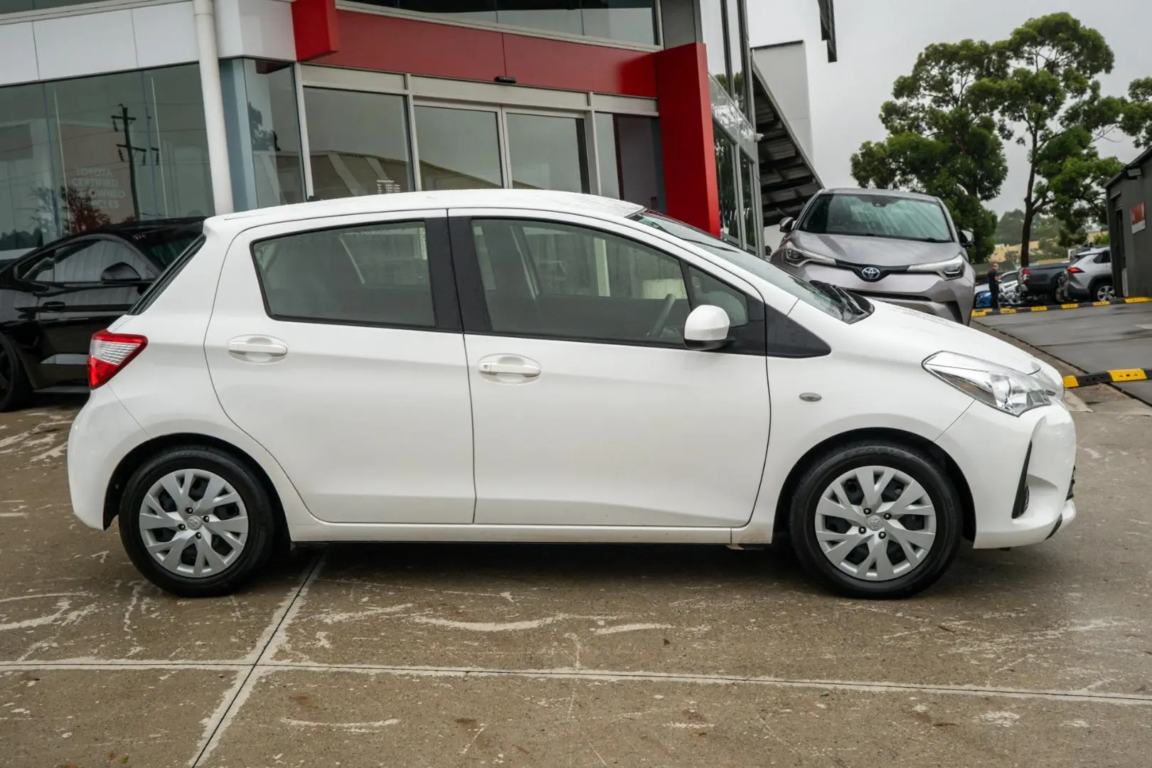 2019 Toyota Yaris Gallery Image 3