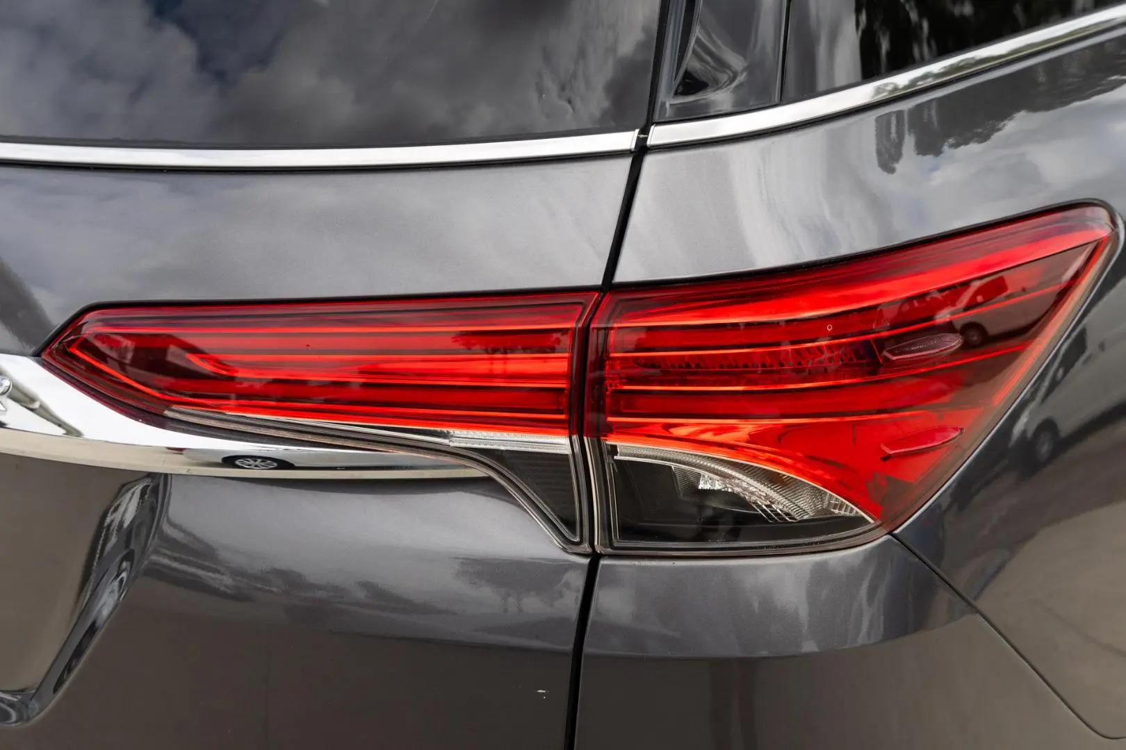 2018 Toyota Fortuner Gallery Image 18